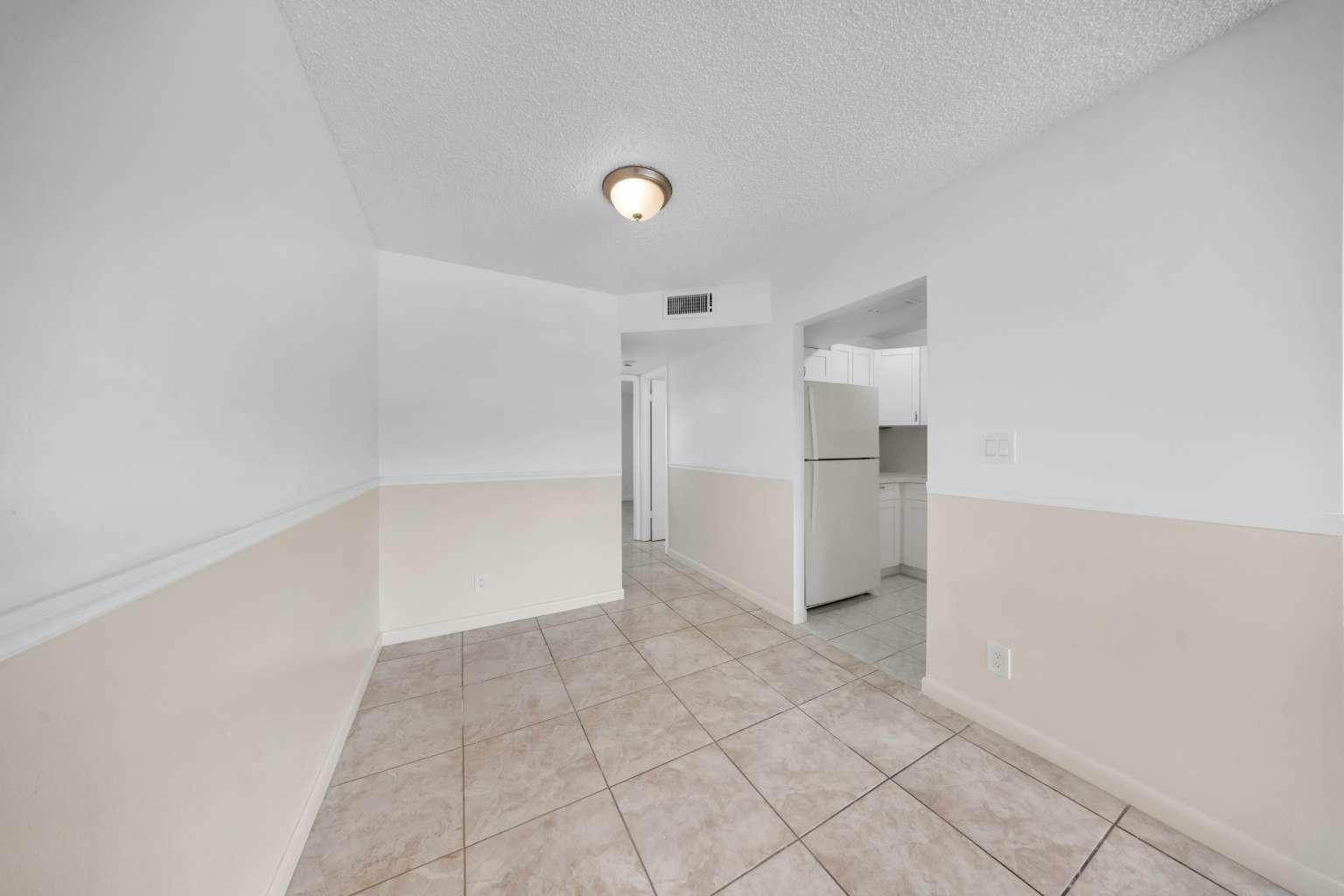 SUNRISE LAKES - Residential