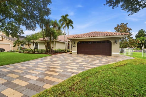 Tiny photo for 4704 NW 99th Lane, Coral Springs, FL 33076 (MLS # B26036839)