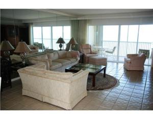 REGENCY CONDO APTS - Residential Lease
