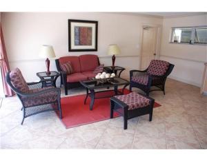 REGENCY CONDO APTS - Residential Lease