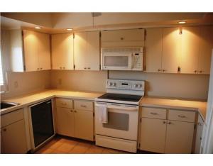 REGENCY CONDO APTS - Residential Lease