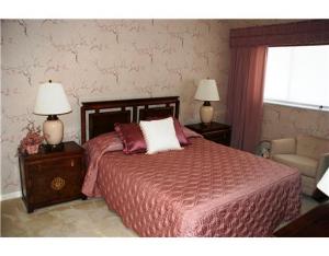 REGENCY CONDO APTS - Residential Lease