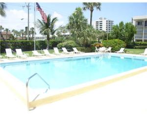REGENCY CONDO APTS - Residential Lease