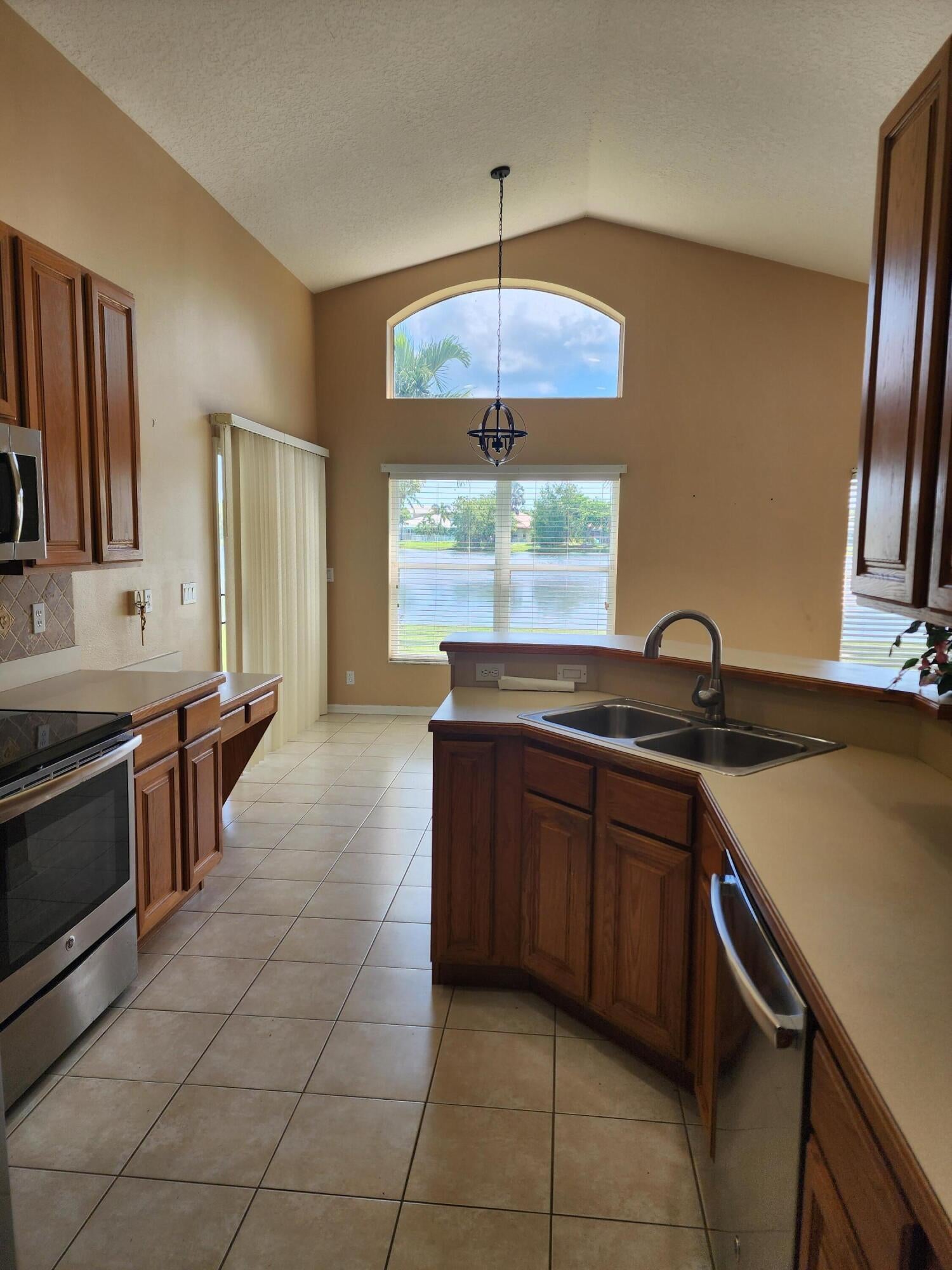 849 NW Waterlily Place