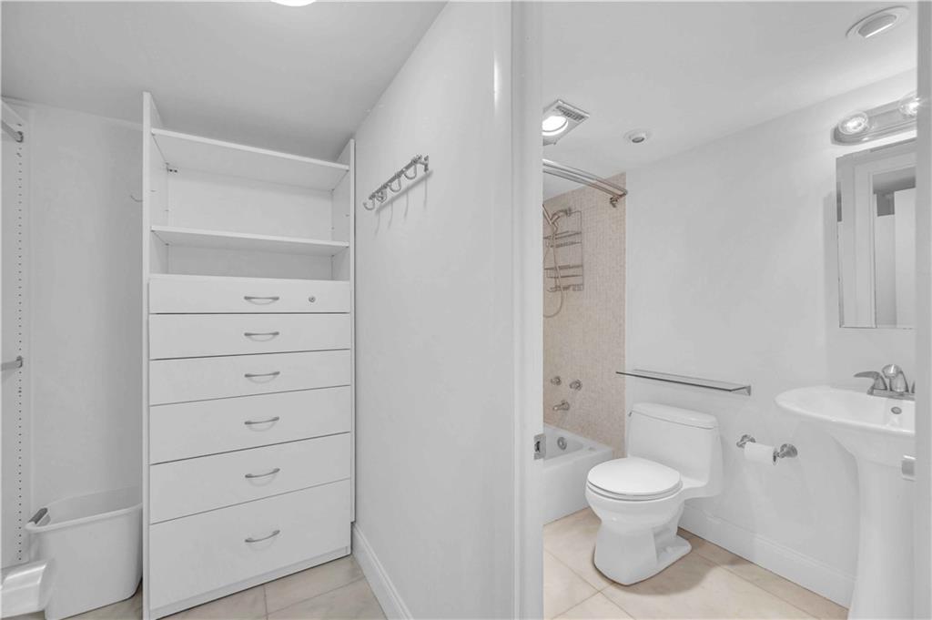Carlton Tower - Residential