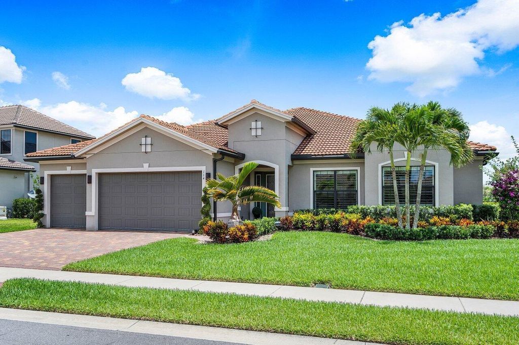 Photo of 114 Blanca Isles Ln, Jupiter, FL 33478 (MLS # B26000364)