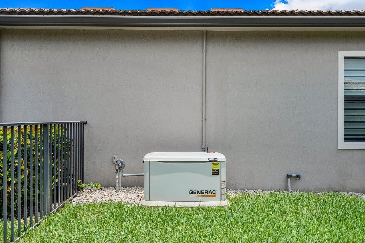 SONOMA ISLES - Residential