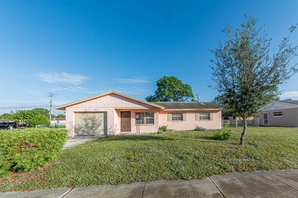 Photo of 2902 Sheraton Boulevard, Fort Pierce, FL 34946 (MLS # R10758645)