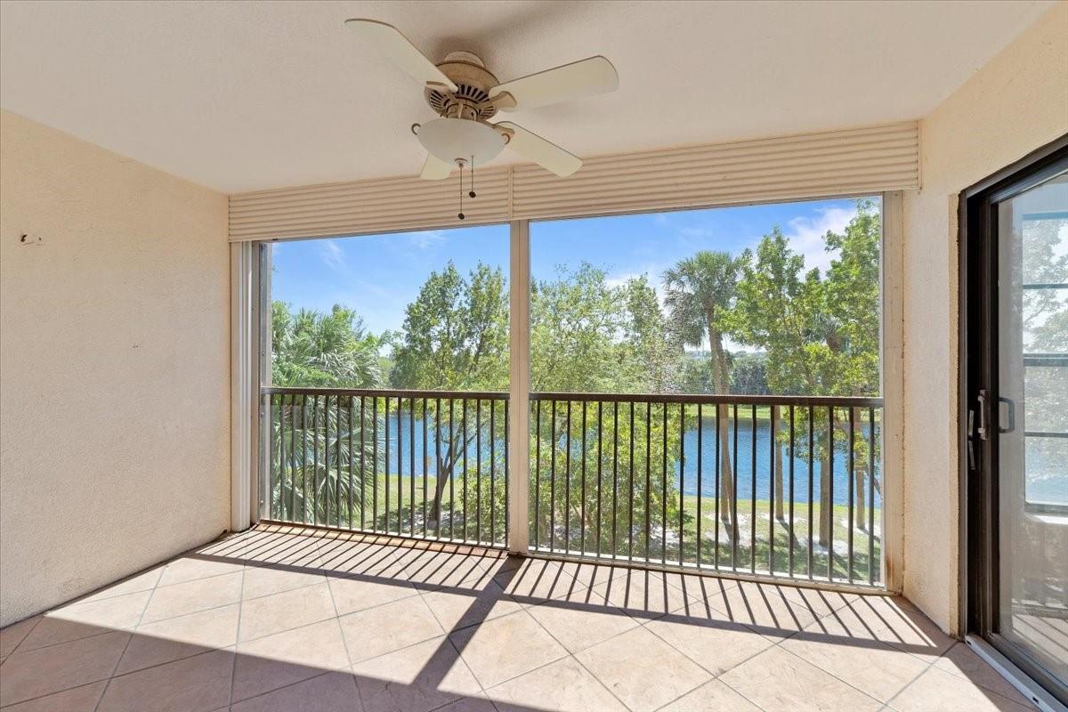 2200 S Cypress Bend Dr 306