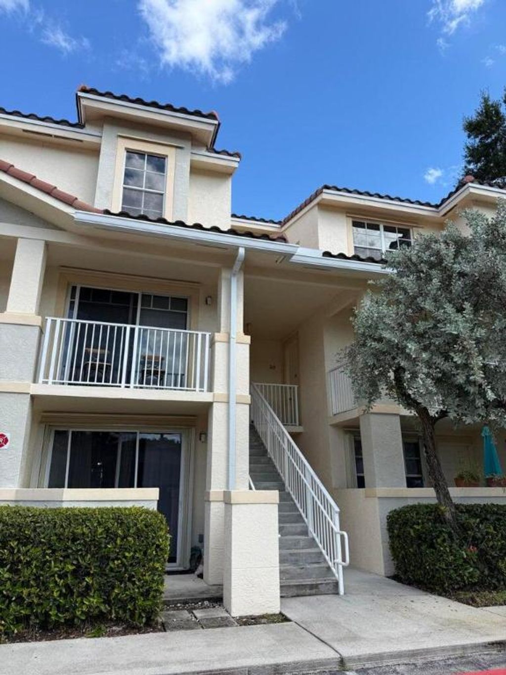 Photo of 1140 University Boulevard #21, Jupiter, FL 33458 (MLS # R11157502)