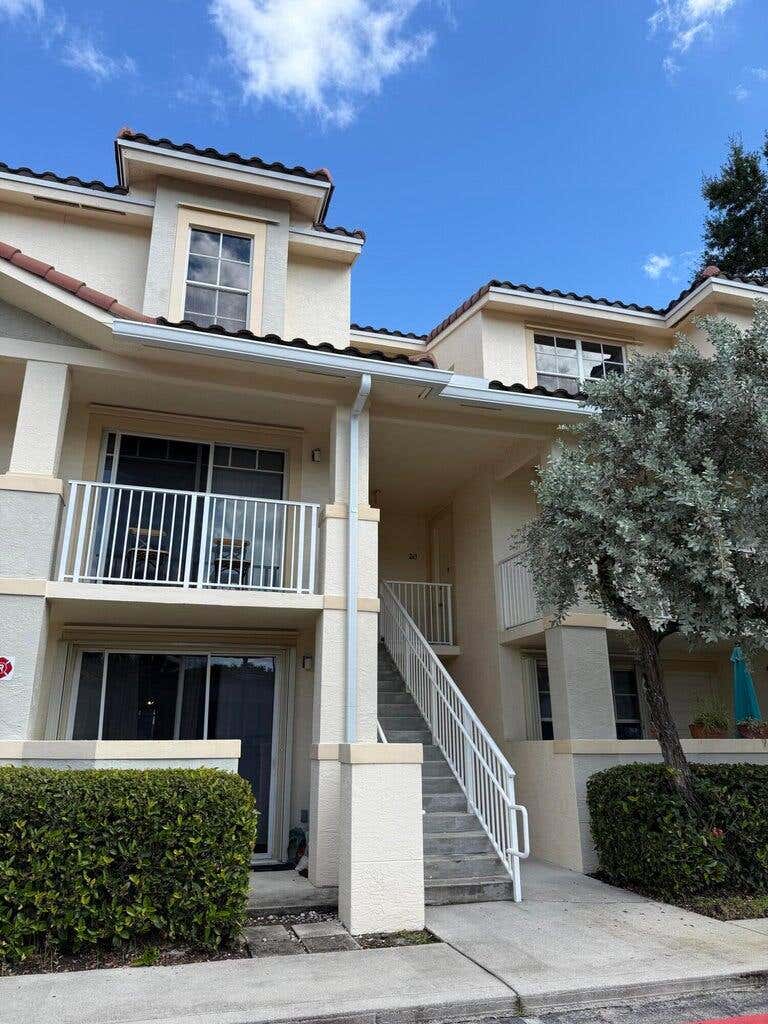 Photo of 1140 University Boulevard #21, Jupiter, FL 33458 (MLS # R11157502)