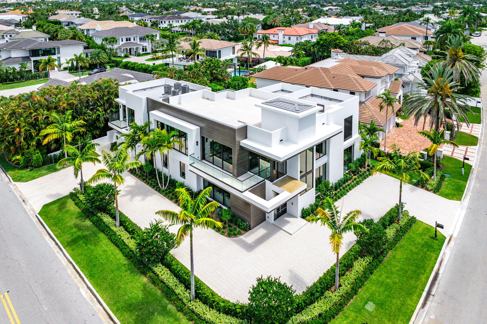 ROYAL PALM YACHT & COUNTRY CLUB - Residential