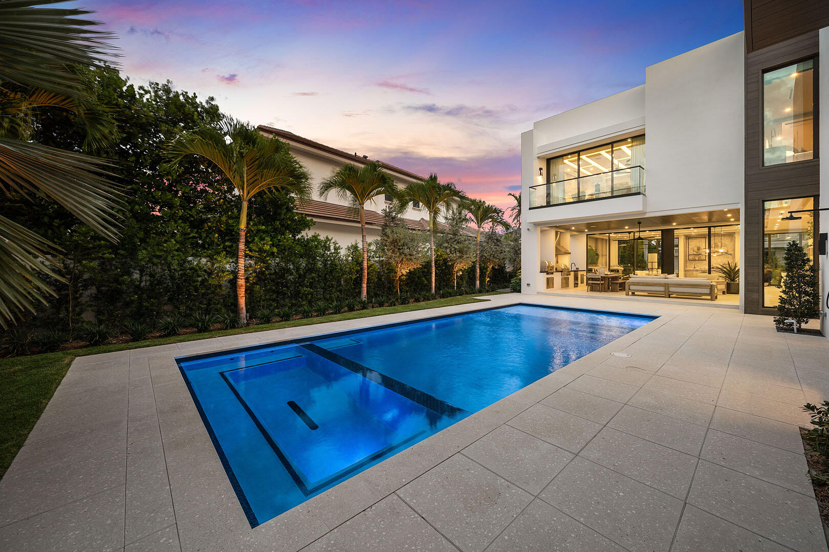 ROYAL PALM YACHT & COUNTRY CLUB - Residential