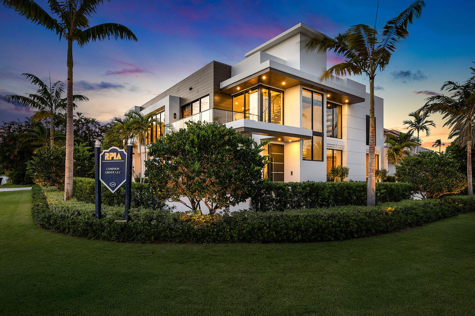 ROYAL PALM YACHT & COUNTRY CLUB - Residential