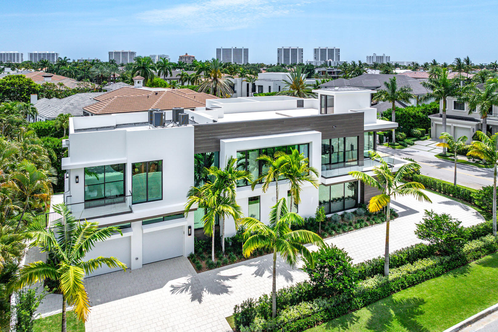 ROYAL PALM YACHT & COUNTRY CLUB - Residential