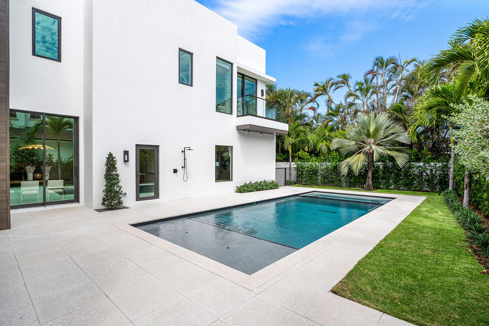 ROYAL PALM YACHT & COUNTRY CLUB - Residential