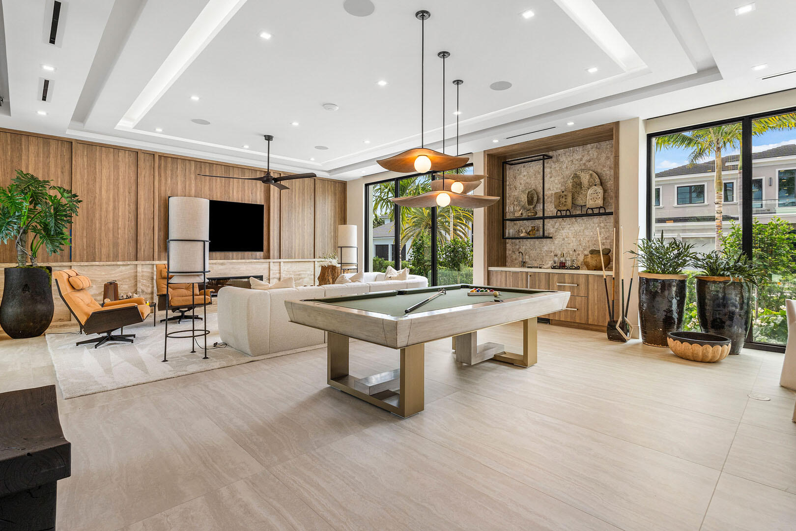ROYAL PALM YACHT & COUNTRY CLUB - Residential