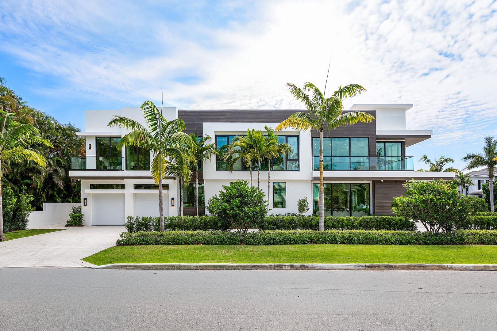 ROYAL PALM YACHT & COUNTRY CLUB - Residential