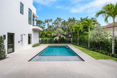 Tiny photo for 303 S Maya Palm Drive, Boca Raton, FL 33432 (MLS # B26024307)