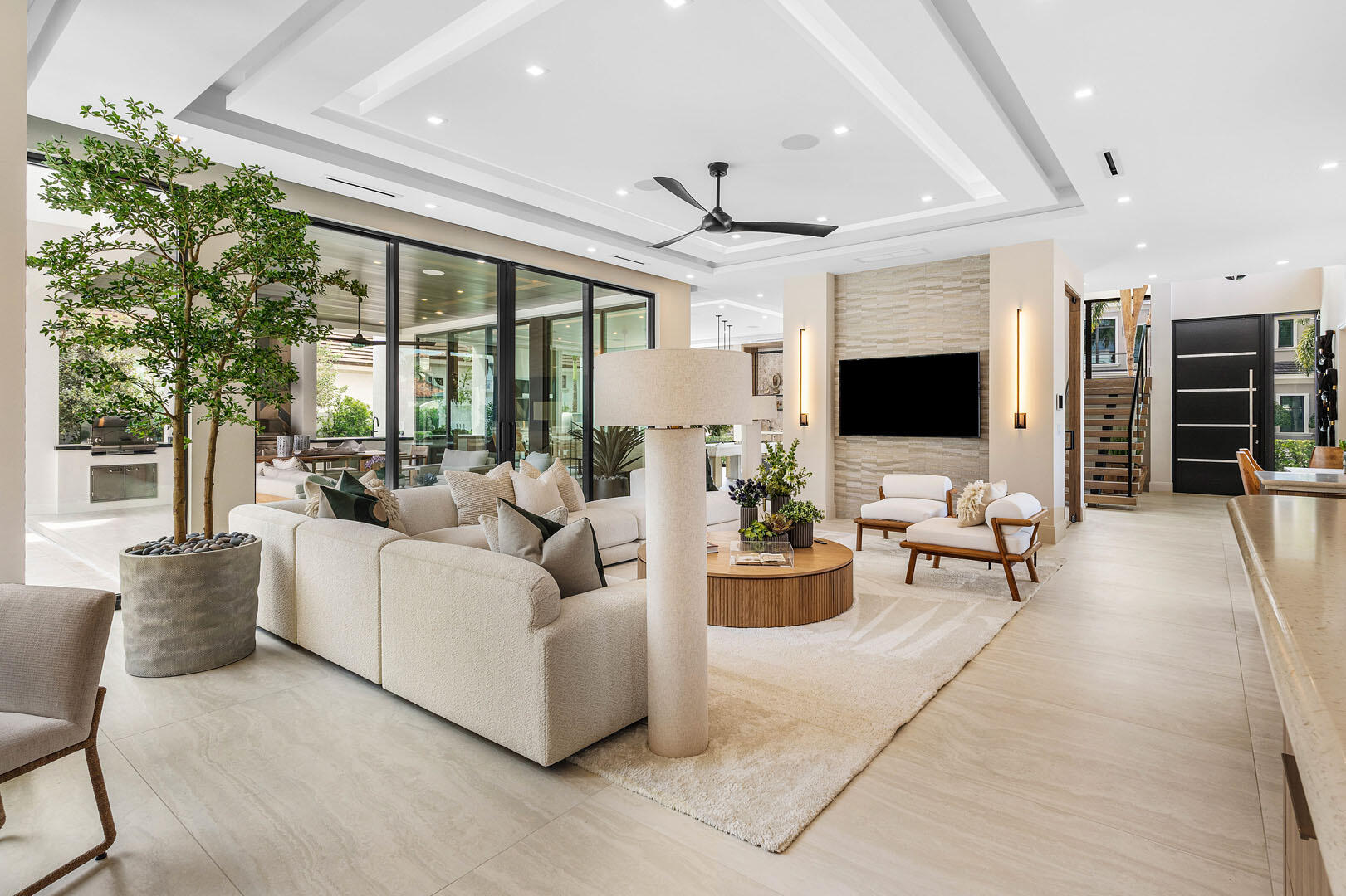 ROYAL PALM YACHT & COUNTRY CLUB - Residential