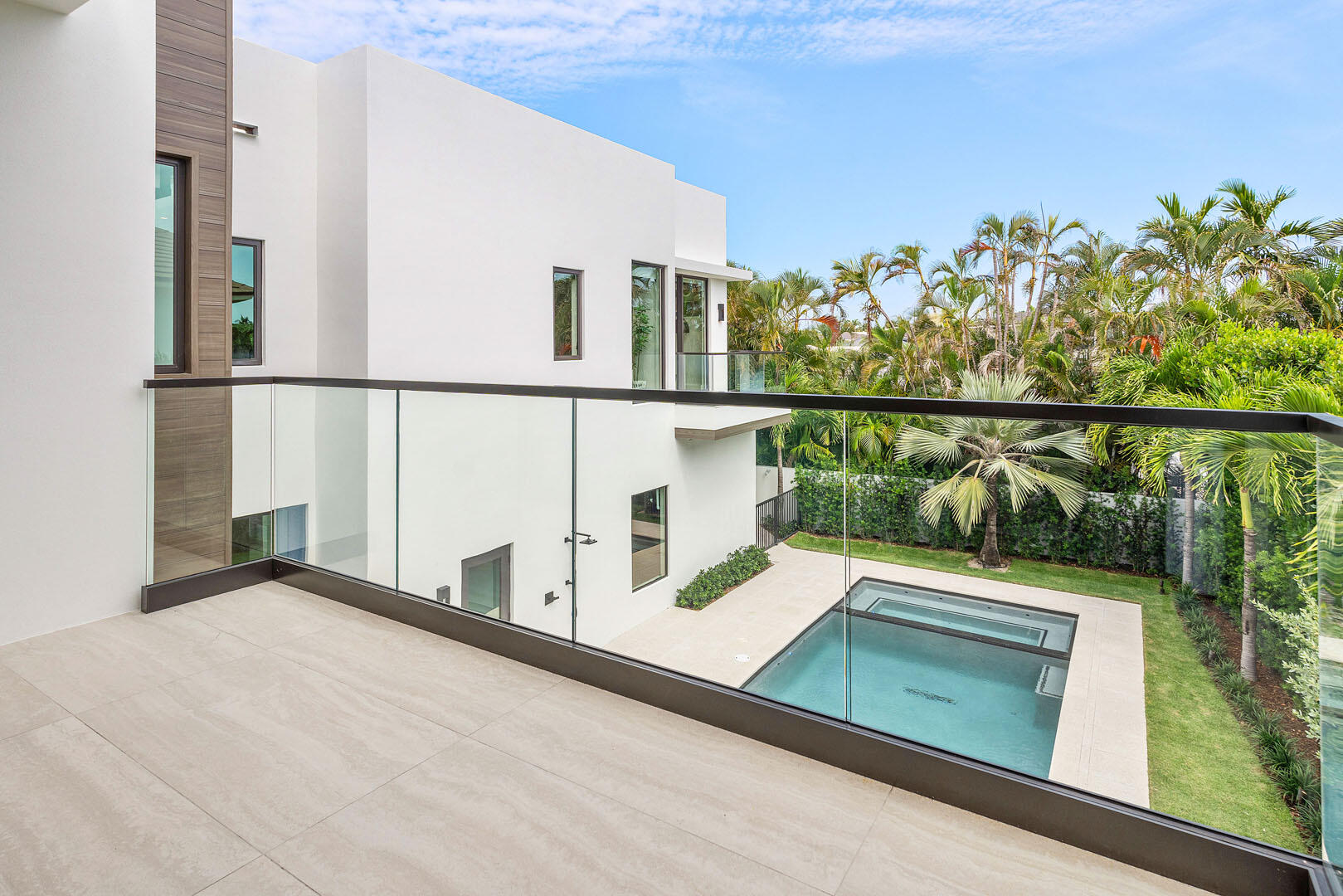 ROYAL PALM YACHT & COUNTRY CLUB - Residential