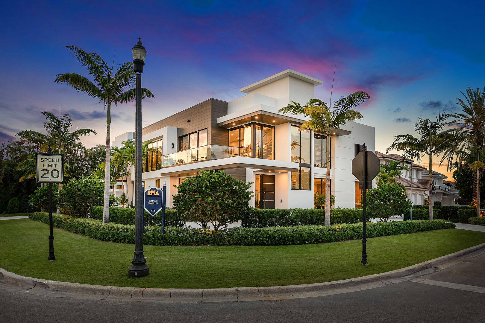 ROYAL PALM YACHT & COUNTRY CLUB - Residential