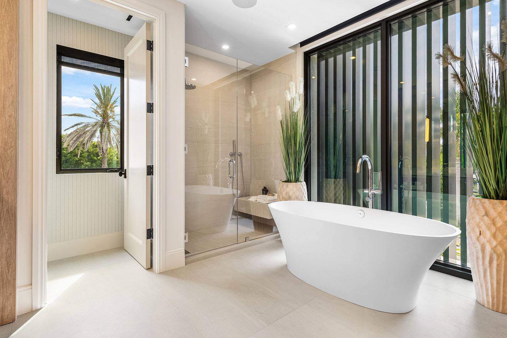 ROYAL PALM YACHT & COUNTRY CLUB - Residential