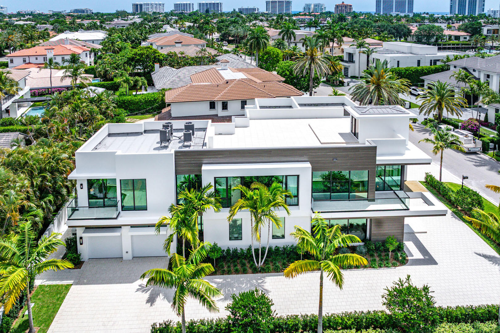 ROYAL PALM YACHT & COUNTRY CLUB - Residential