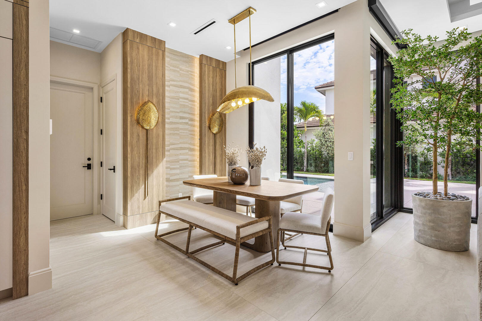 ROYAL PALM YACHT & COUNTRY CLUB - Residential
