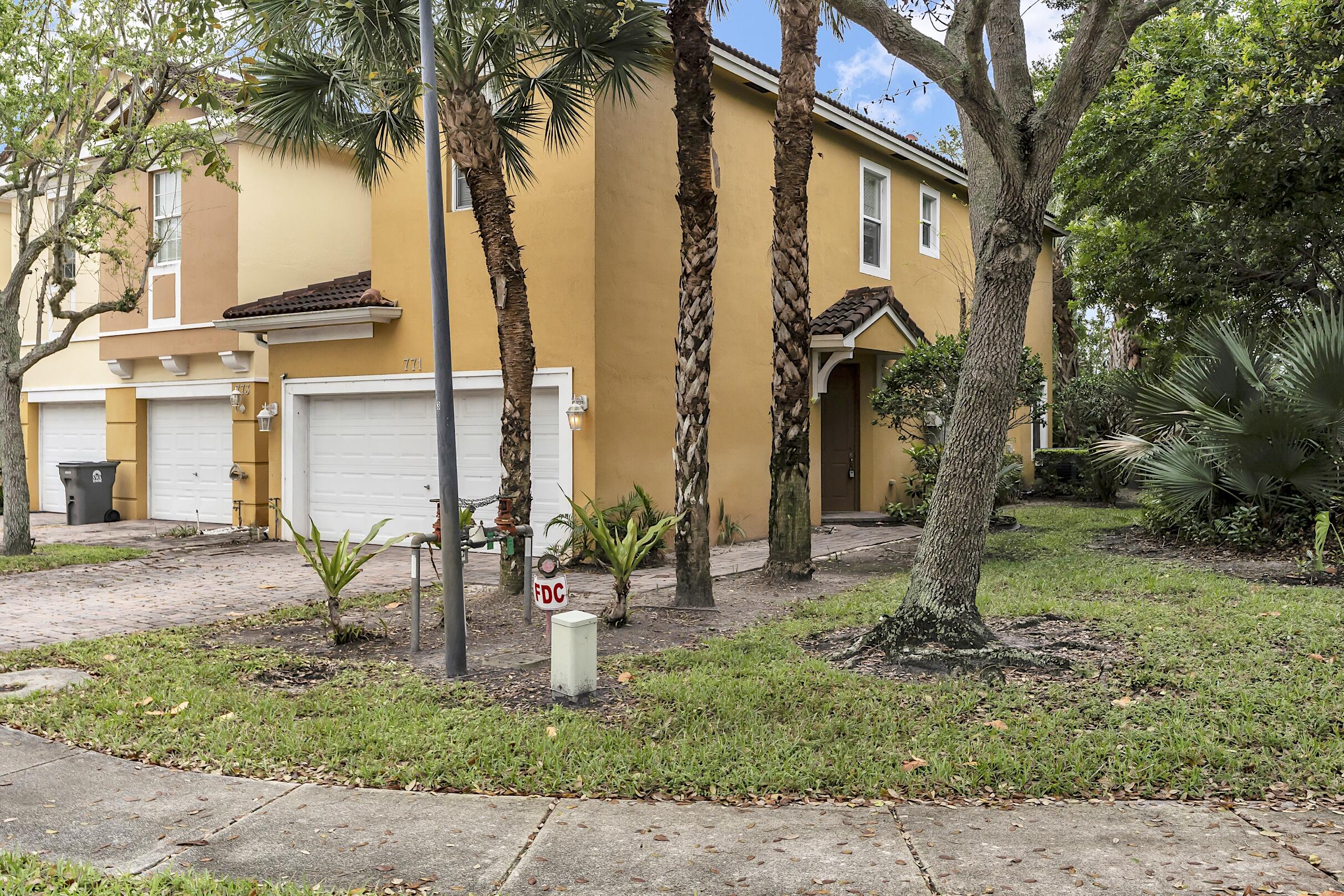 PIPERS CAY CONDO - Residential