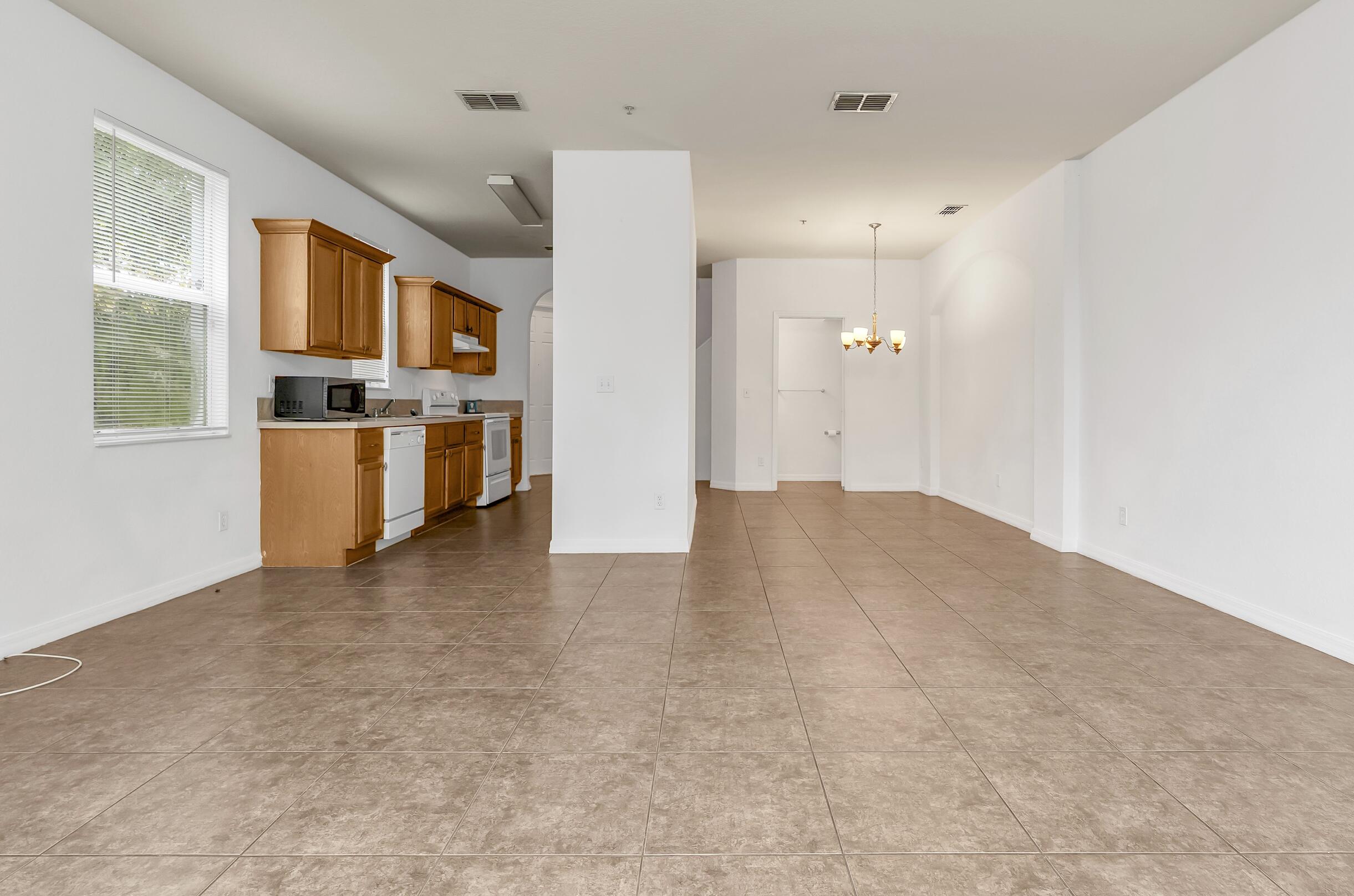 PIPERS CAY CONDO - Residential