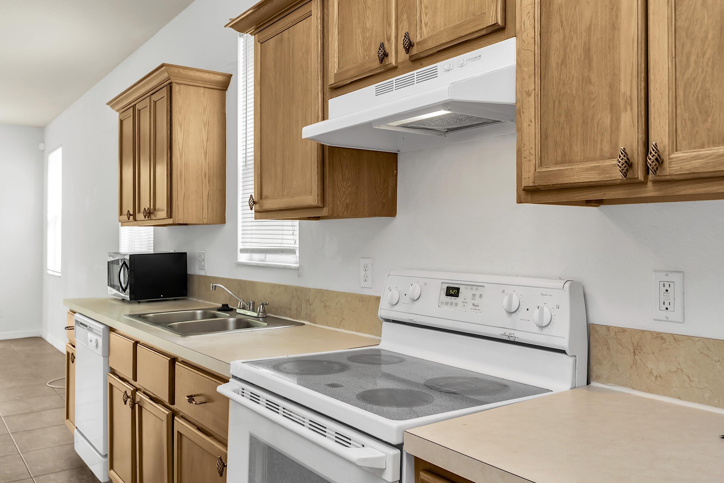 PIPERS CAY CONDO - Residential