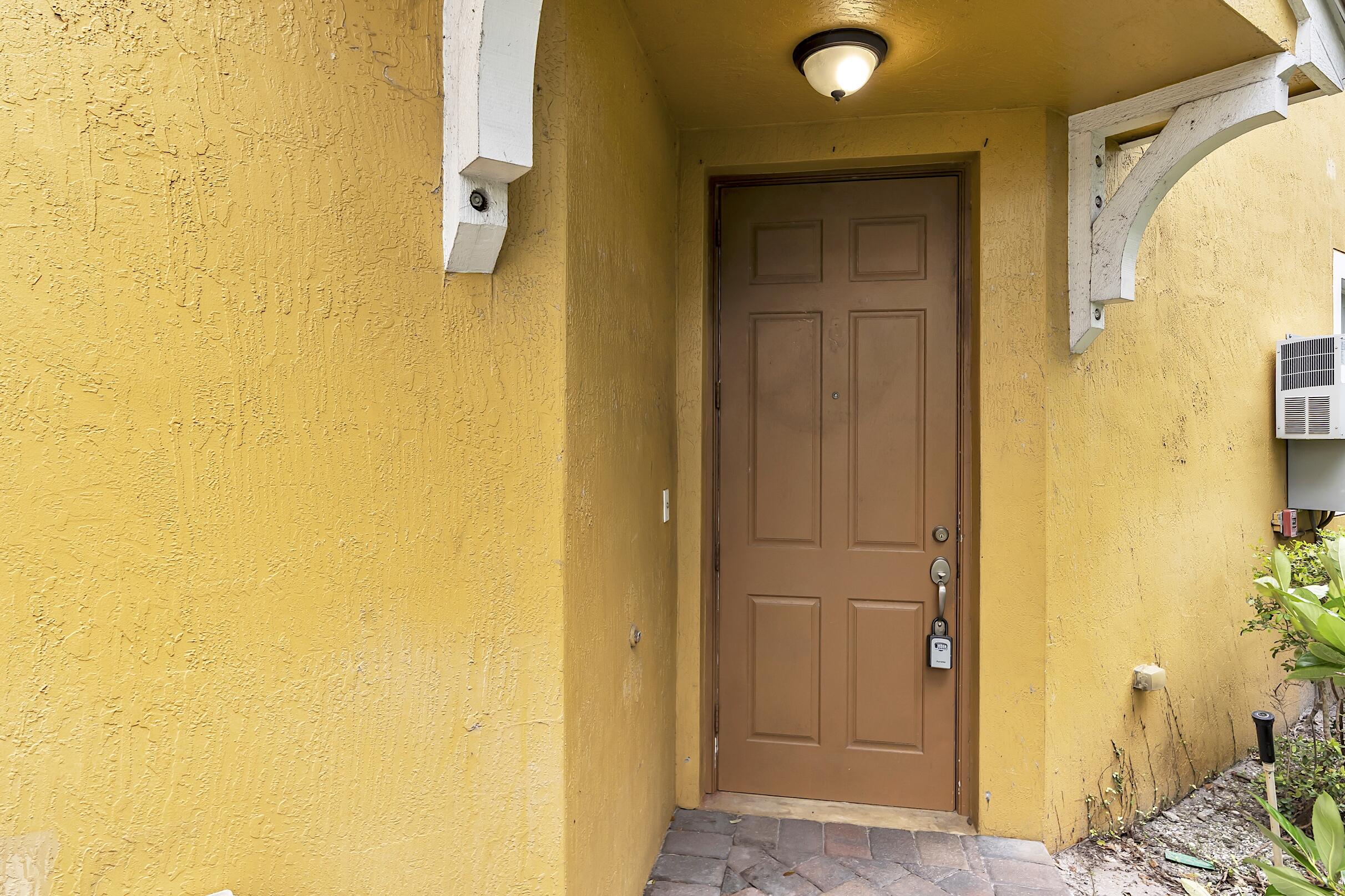 PIPERS CAY CONDO - Residential