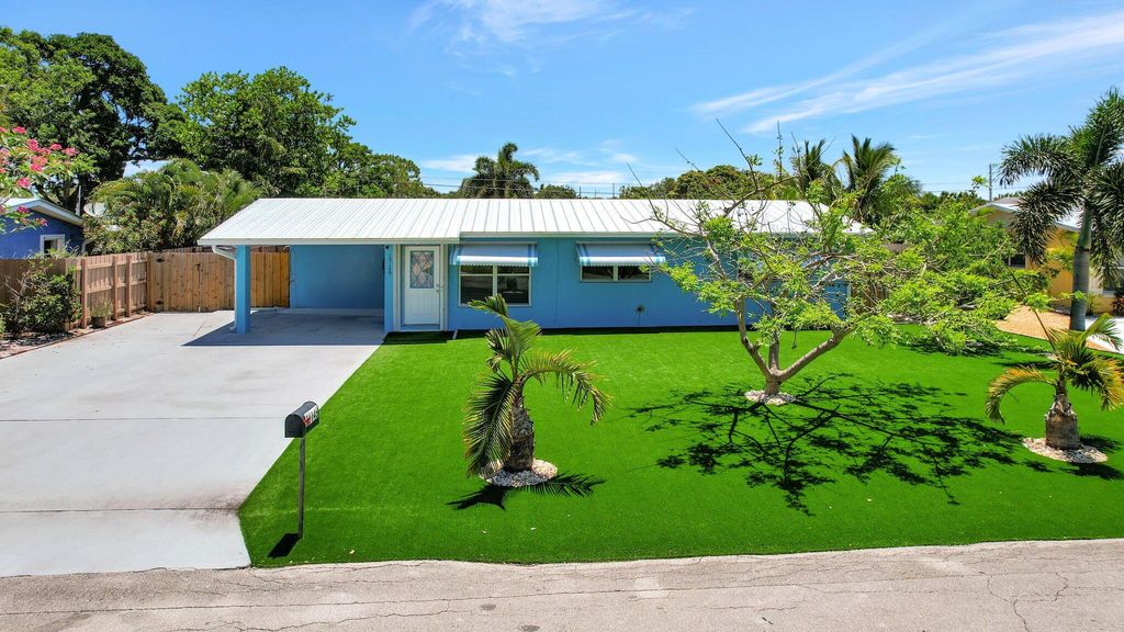 Photo of 19149 SE Robert Drive, Jupiter, FL 33469 (MLS # R10988806)