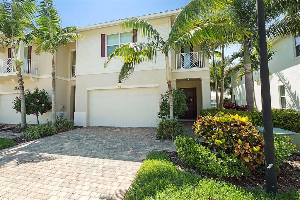 Photo of 2123 Wells Place, Palm Beach Gardens, FL 33418 (MLS # R10709165)