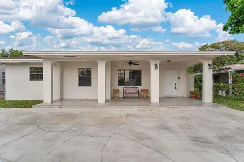 3682 W 2 Avenue, Hialeah, FL MLS: R11092908