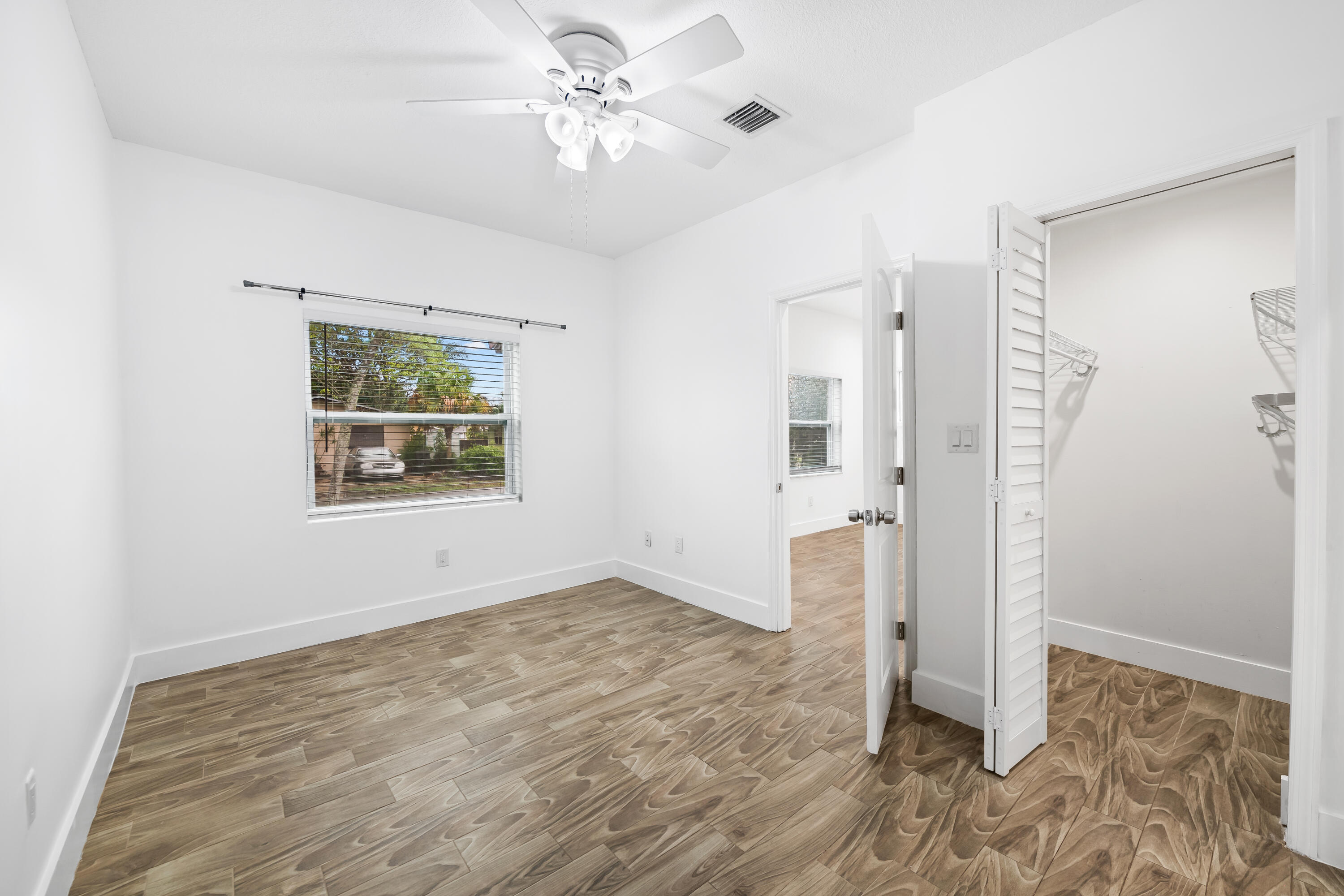 ST JAMES PARK DELMAR - Residential Lease