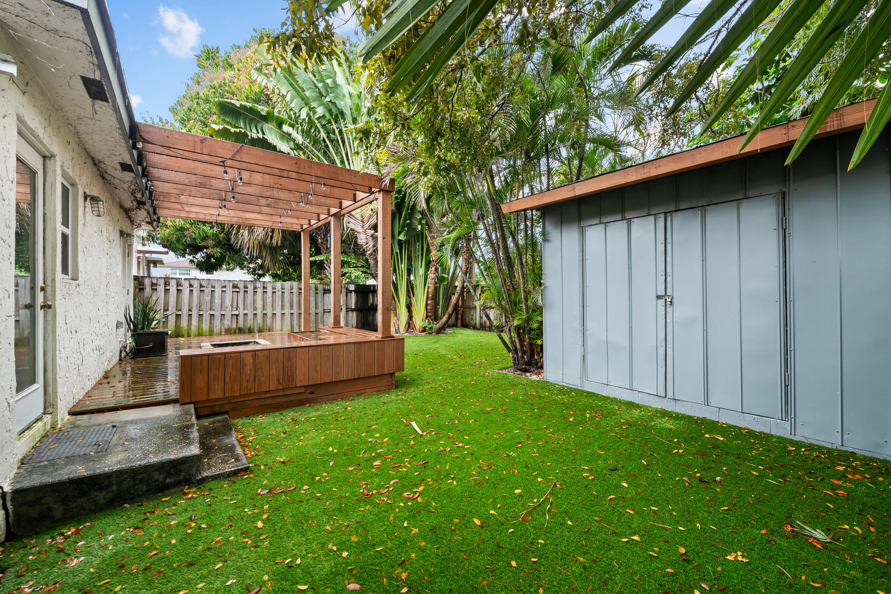 ST JAMES PARK DELMAR - Residential Lease