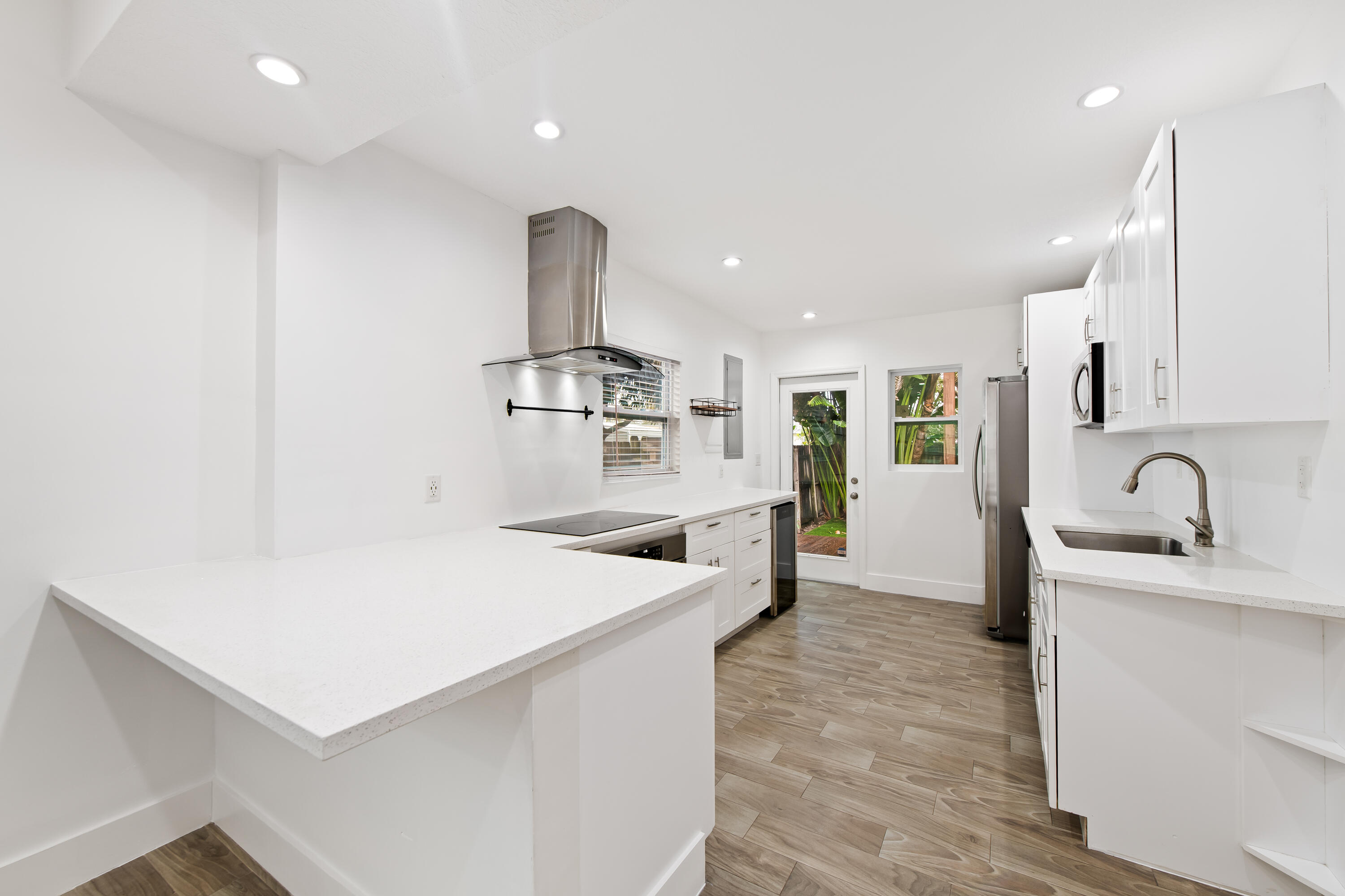 ST JAMES PARK DELMAR - Residential Lease