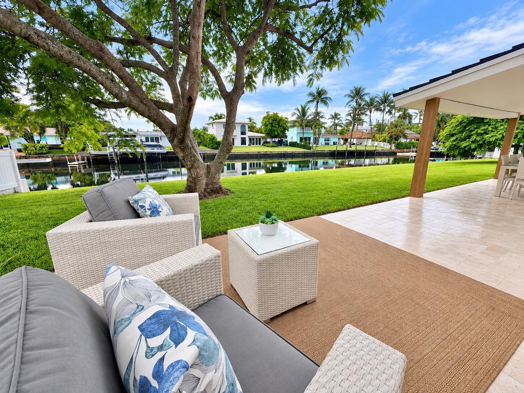Photo of 259 SE 4TH Avenue, Pompano Beach, FL 33060 (MLS # B26075237)