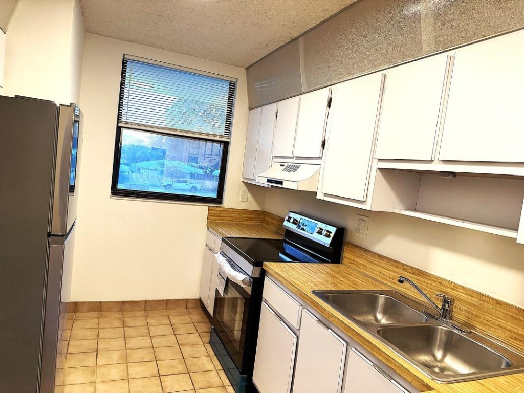 Greenglades Condo II - Residential Lease