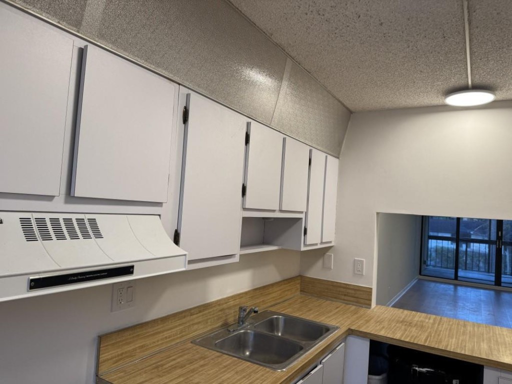 Greenglades Condo II - Residential Lease