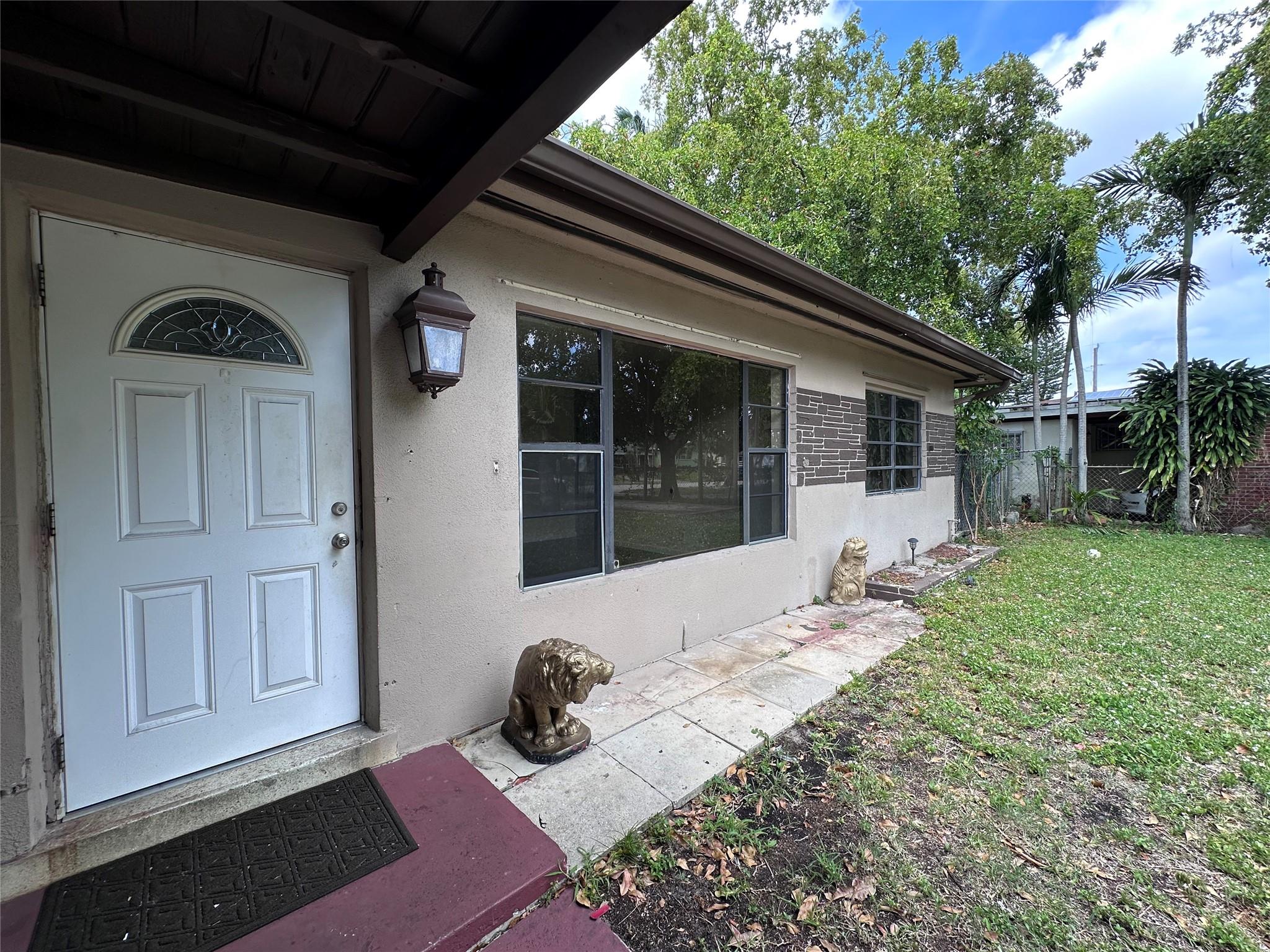 3071 SW 2nd Ct