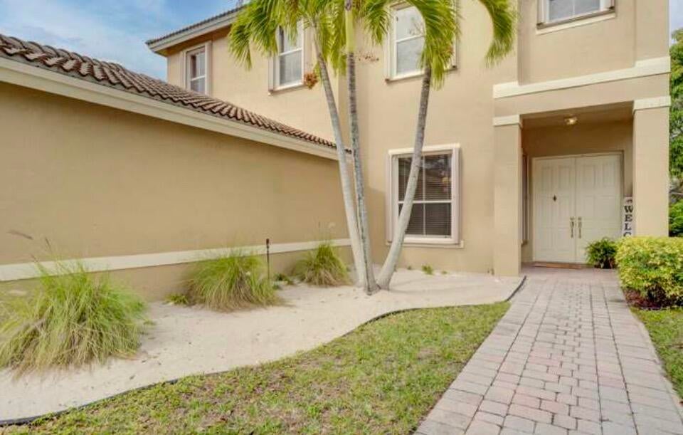5012 Victoria Circle
