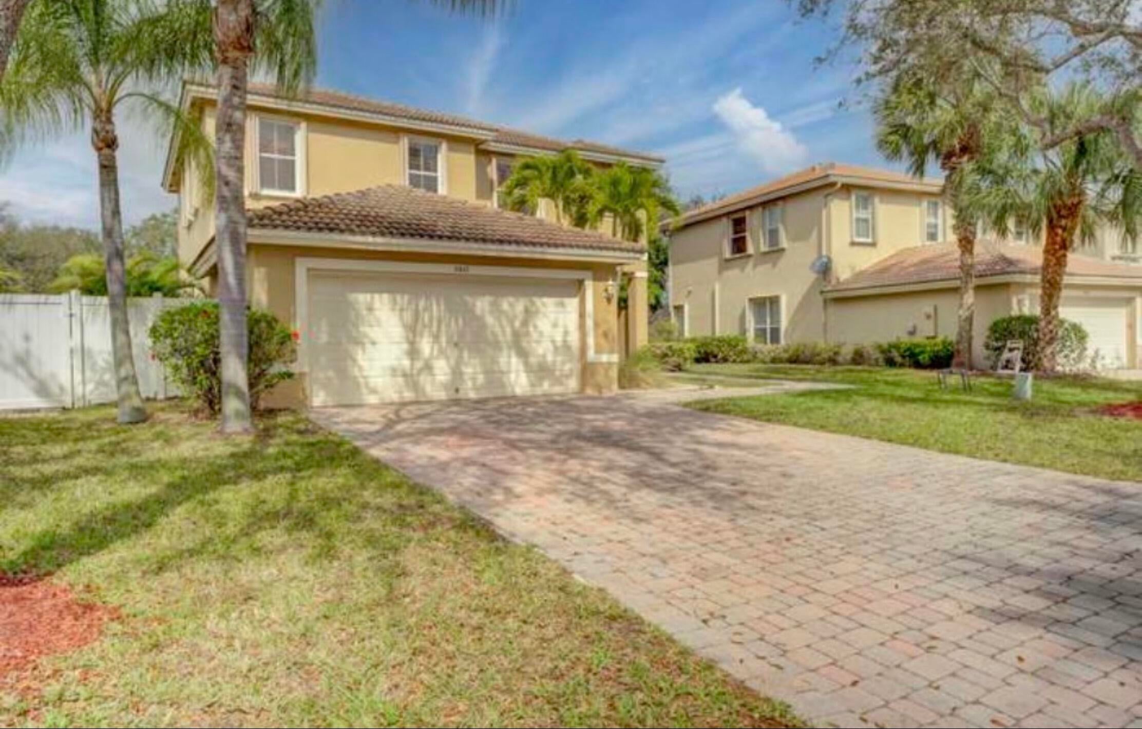 5012 Victoria Circle