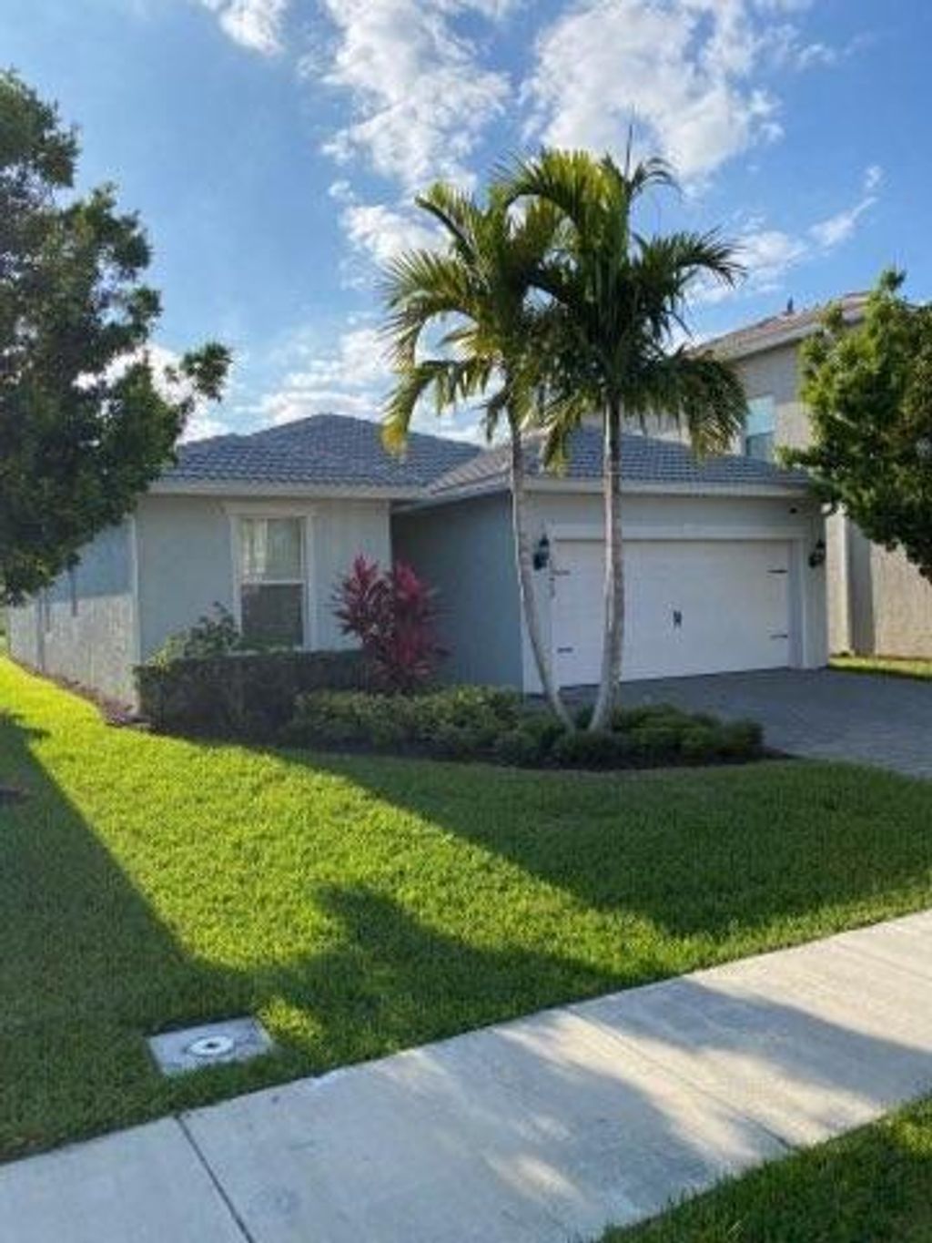 Photo of 1372 SILK OAK DRIVE, Hollywood, FL 33021 (MLS # F10277183)