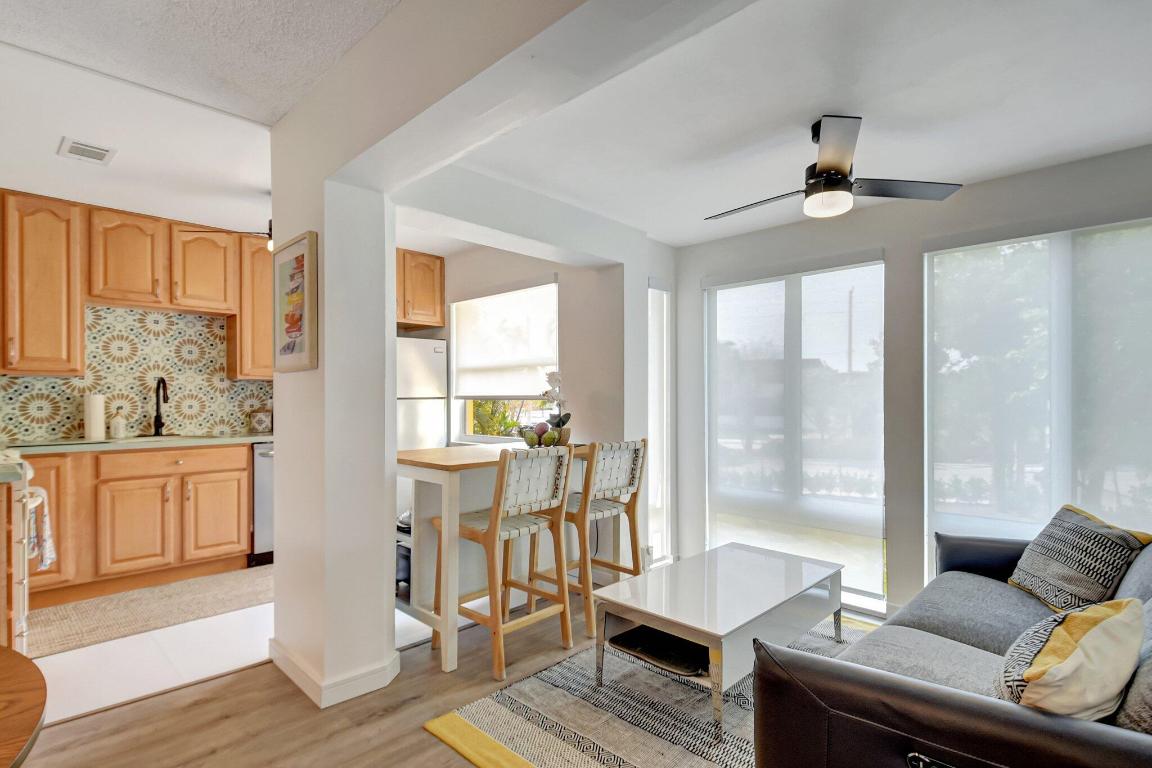 COLONIAL CLUB CONDO SEC 2 - Residential