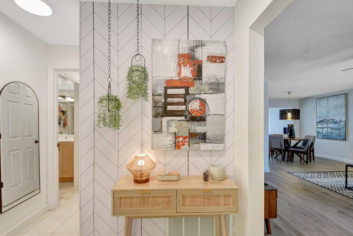 COLONIAL CLUB CONDO SEC 2 - Residential