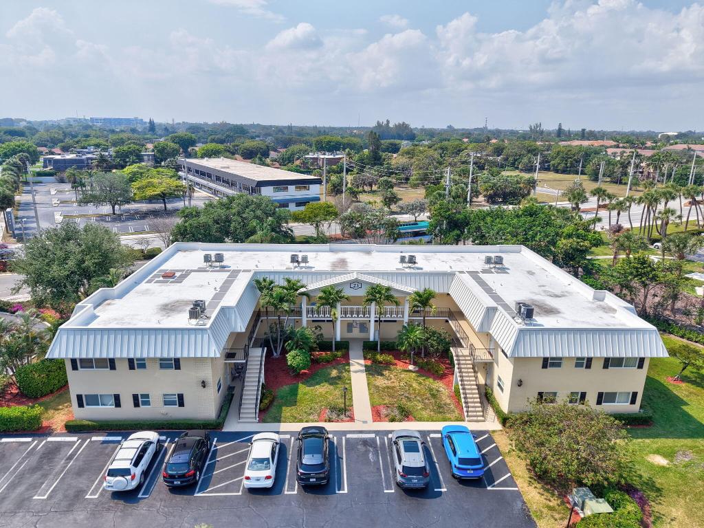 COLONIAL CLUB CONDO SEC 2 - Residential