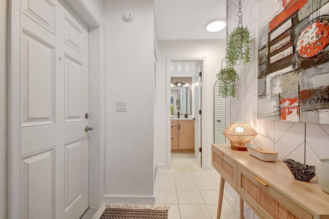 COLONIAL CLUB CONDO SEC 2 - Residential